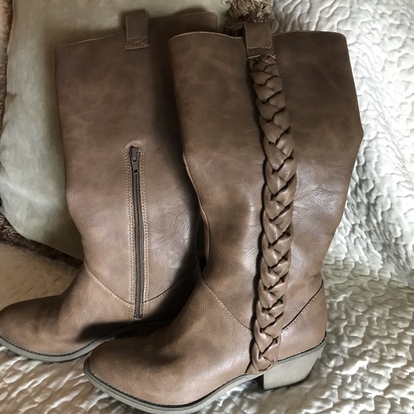 Unlisted Shoes - 🌴🌴Unlisted Braided boots🌴🌴